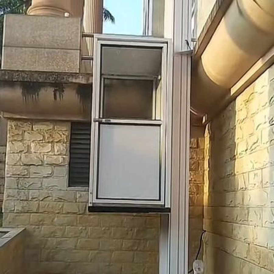 Hydraulic Home Elevator – 400 kg Capacity, 5 Stops