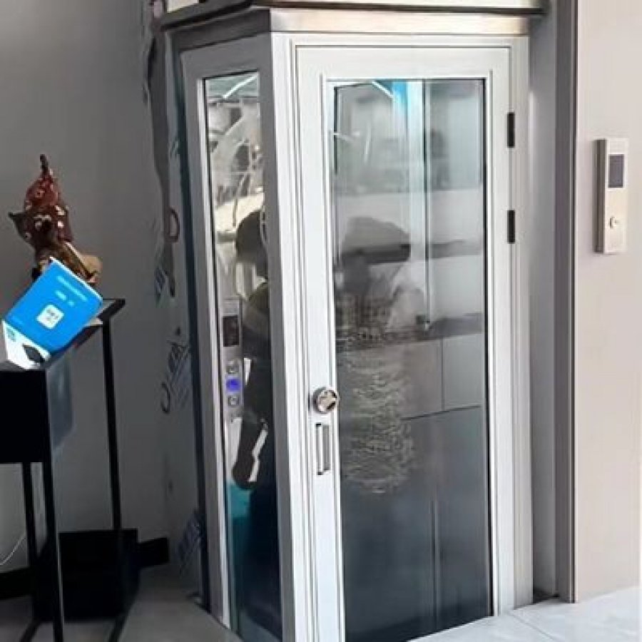 Five-Stop Hydraulic Residential Lift – Compact, Quiet, Stylish