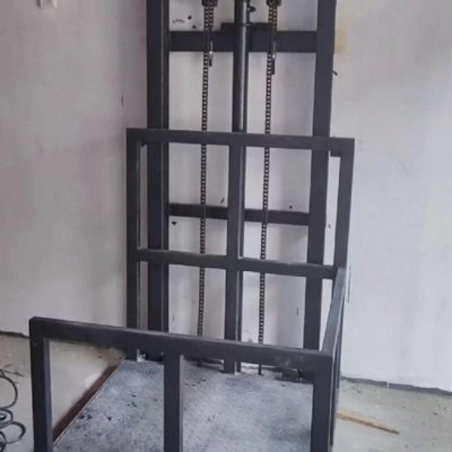 Industrial Hydraulic Cargo Lift with PLC Control and Safety Interlock